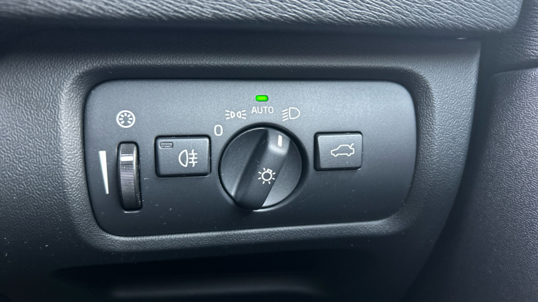 Volvo V40 T3 [152] Inscription 5dr Geartronic Petrol Hatchback